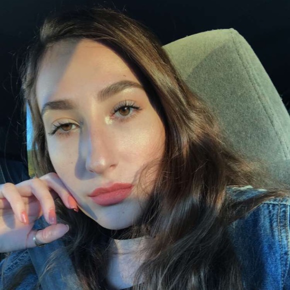 Meet your Posher, Steph - Picture 5 of 6